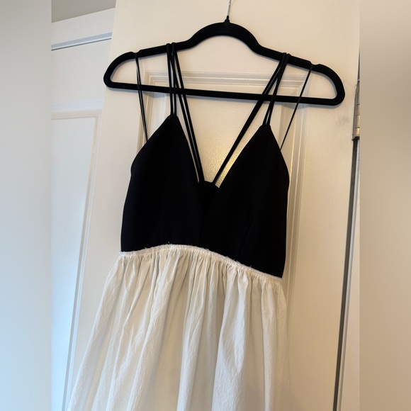 Viral Zara Black and White Sleeveless Maxi Sundress with tie back - Picture 4 of 8